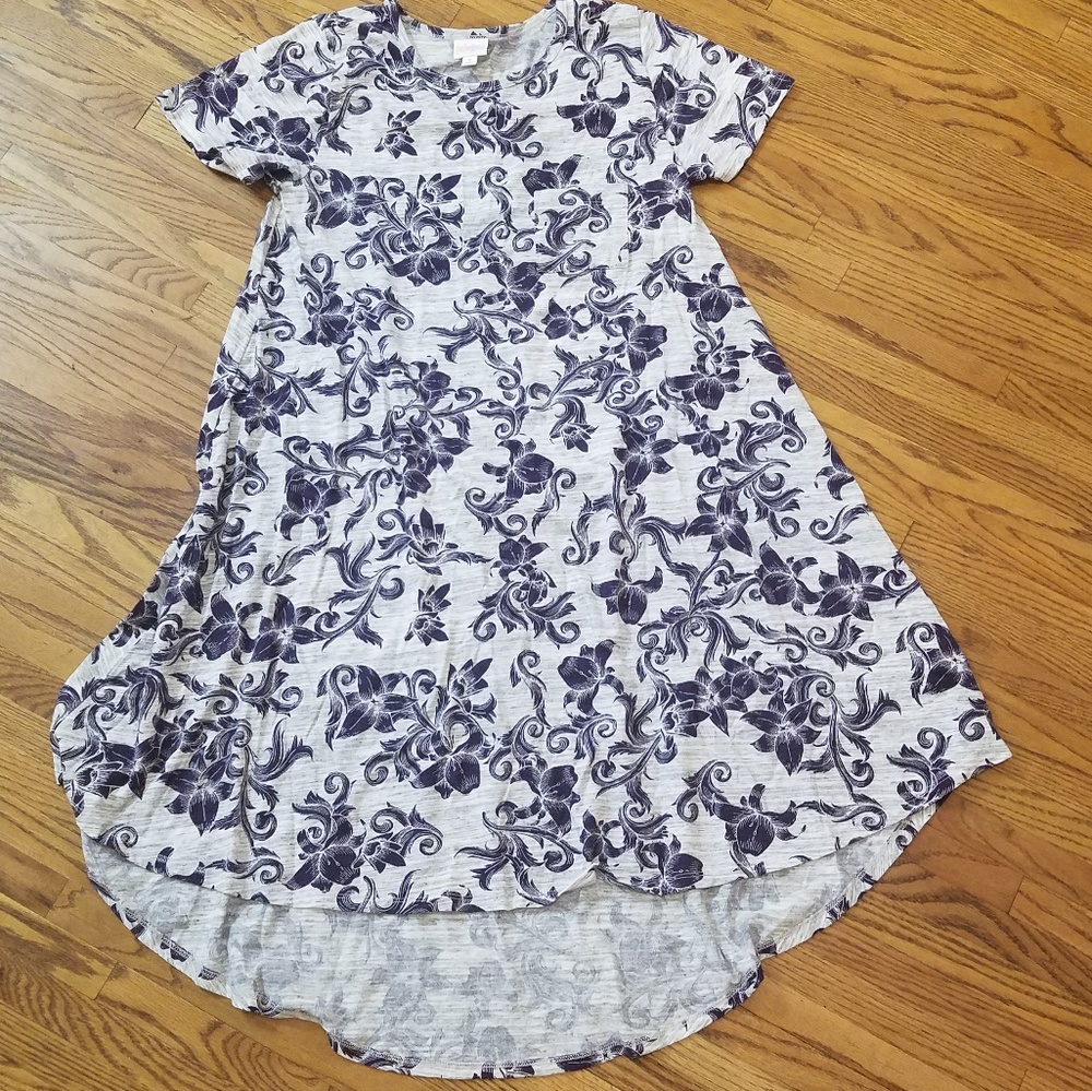 Medium Lularoe Carly